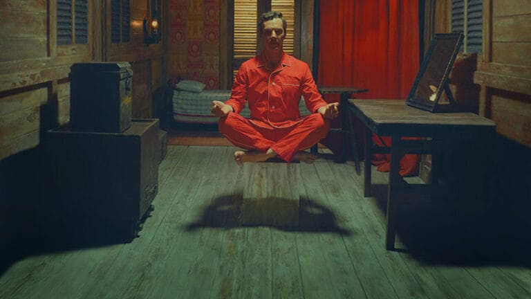 A Incrível História de Henry Sugar crítica do filme da Netflix 2023 de Wes Anderson com Benedict Cumberbatch, Ralph Fiennes e Dev Patel