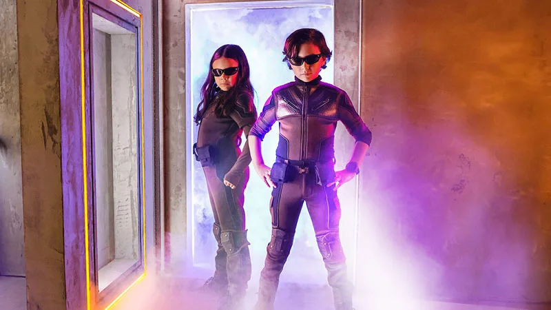 Crítica do filme Pequenos Espiões Apocalipse da Netflix 2023 cena