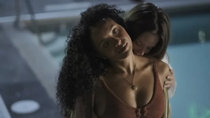 Casal protagonista de Onda de Calor suspense sáfico da Netflix