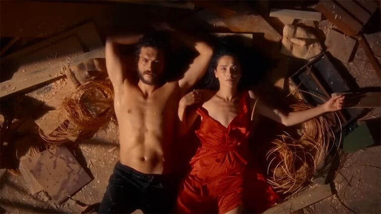 Cinzas-(Kül---Ashes)-filme-turco-Netflix-trailer-sinopse-elenco-estreia