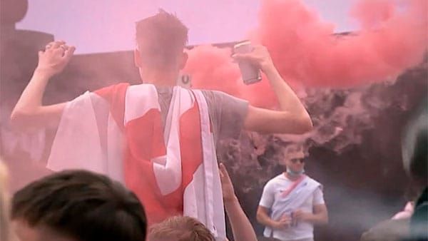 A-Final---Caos-em-Wembley-crítica-do-documentário-Netflix-2024