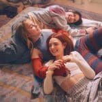 Confira a crítica da série "Não nos Calaremos", drama espanhol de 2024 que está disponível para assinantes da Netflix.