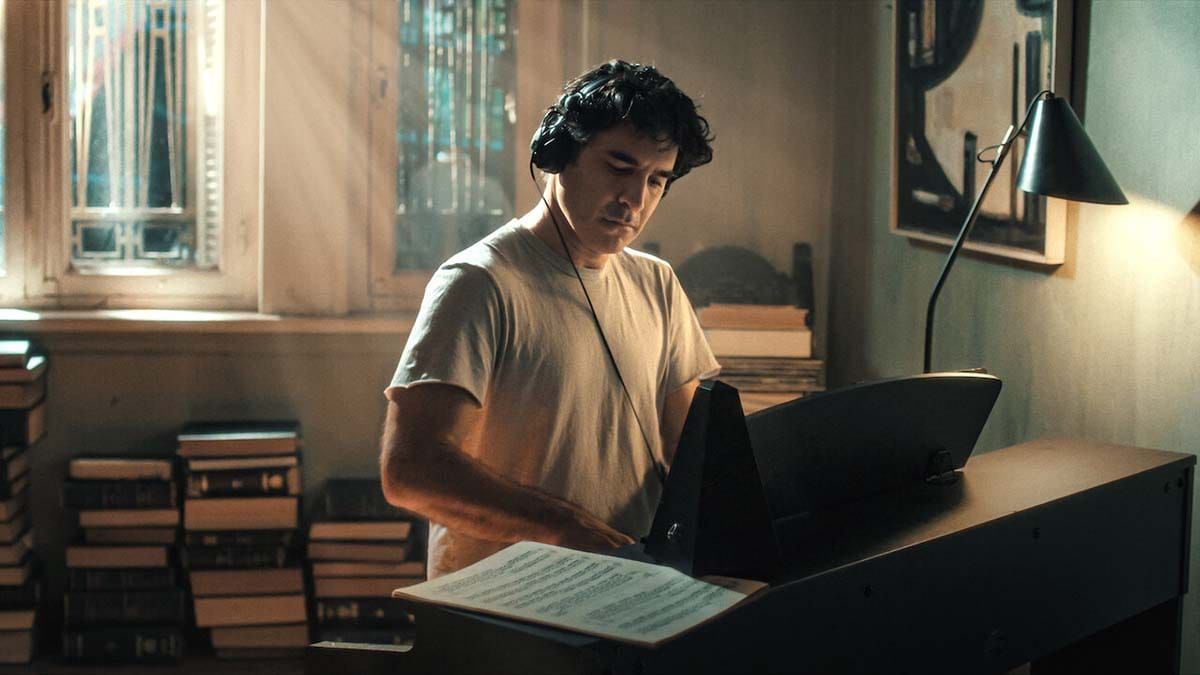 Confira a crítica da temporada 2 da série "O Maestro e o Mar", drama grego que está disponível para assinantes da Netflix.