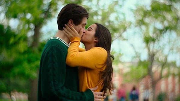 Confira a crítica de "Tartarugas Até Lá Embaixo", romance dramático adolescente que está disponível para assinante da Max.