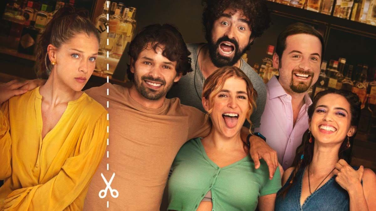 Confira a crítica do filme "Todas Menos Ela", comédia romântica mexicana que está disponível para assinantes da Max.