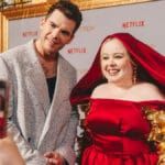 Em visita ao Brasil, o elenco de "Bridgerton" caiu no funk no Theatro Municipal do Rio de Janeiro: confira vídeo e fotos.