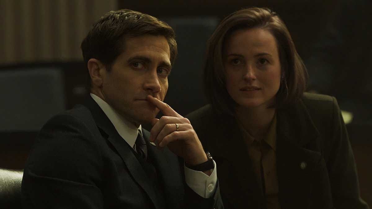 Confira a crítica de "Acima de Qualquer Suspeita", série estrelada por Jake Gyllenhaal que está disponível para assinantes da Apple TV+.