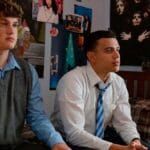 Confira a crítica do filme "Bonus Track", comédia romântica de 2023 de Julia Jackman disponível para assinantes da Max.