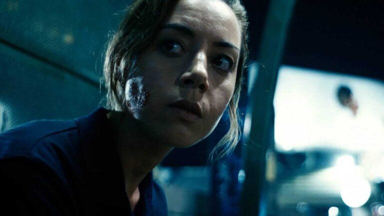 Confira a crítica do filme "Emily, A Criminosa", suspense dramático com Aubrey Plaza que está disponível para assinantes do Prime Video.