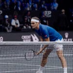 Confira a crítica do filme "Federer: Doze Últimos Dias", documentário sobre a carreira do tenista disponível para assinantes do Prime Video.
