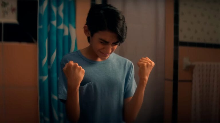Confira o primeiro trailer oficial completo de "Eu", série com Lucian-River Chauhan que estreia em julho na Apple TV+.