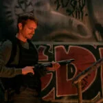 Confira a crítica de "O Silêncio da Vingança", filme de suspense e ação de 2023 disponível para assinantes do Prime Video.