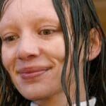 Confira a crítica do filme "A Primeira Profecia", terror de 2024 com Sonia Braga disponível para assinantes do Disney+.