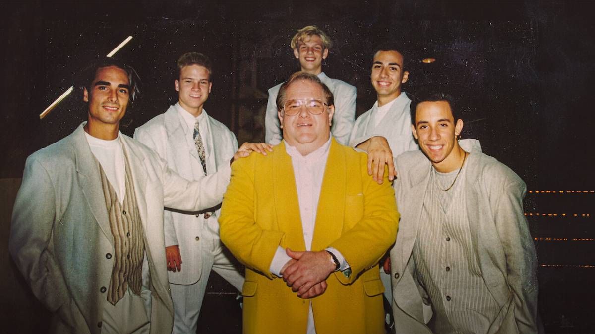 Confira a crítica de "Bastidores do Pop: O Esquema das Boy Bands", série documental de 2024 disponível para assinantes da Netflix.