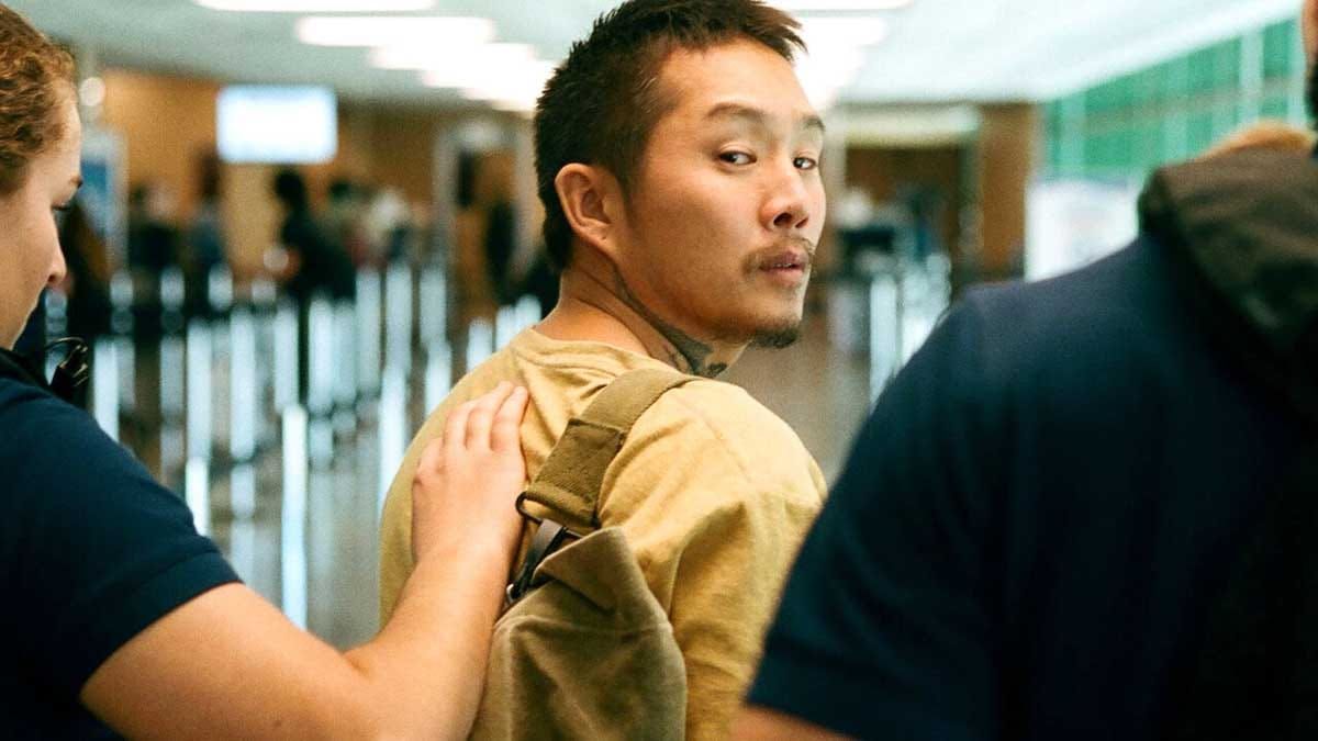 Confira a crítica do filme "Blue Bayou", drama de 2021 de Justin Chon disponível para assinantes da Netflix.