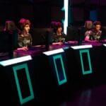 Confira a crítica da série "Dr4g0n", comédia brasileira de 2024 com oito episódios disponível para assinantes do Globoplay.