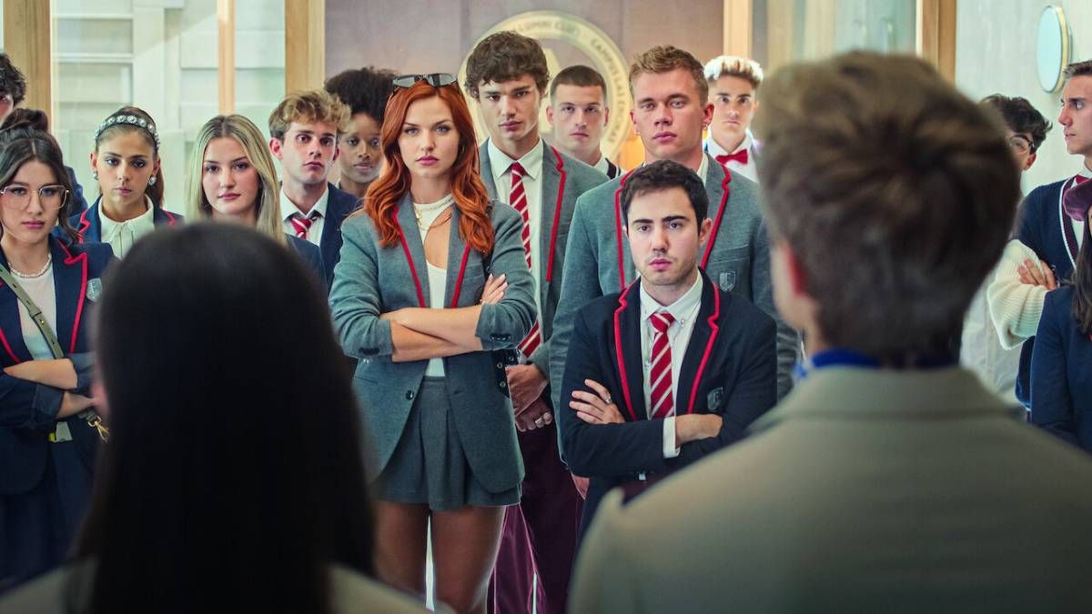 Confira a crítica da temporada 8 de "Elite", série espanhola de suspense disponível para assinantes da Netflix.