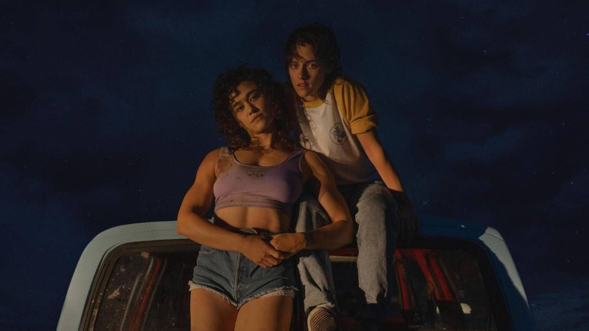 Confira a crítica do filme "Love Lies Bleeding - O Amor Sangra", ação de 2024 com Kristen Stewart disponível para assinantes da Max.