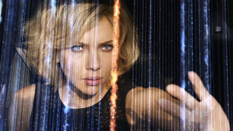 Confira a crítica do filme "Lucy", ficção científica com Scarlett Johansson de 2014 que está disponível para assinantes do Prime Video.