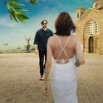 Confira a crítica do filme "Mergulhando no Amor", comédia romântica musical de 2024 disponível para assinantes da Netflix.