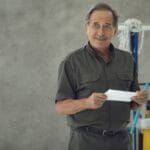 Confira a crítica de "Meu Querido Zelador", série argentina de comédia de 2024 disponível para assinantes do Disney+.