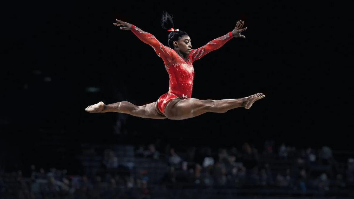 Confira a crítica de "O Retorno de Simone Biles", série documental esportiva de 2024 disponível para assinantes da Netflix.