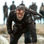 Confira a crítica de "Sisu", filme de ação de 2023 com Jorma Tommila e Aksel Henniedisponível para assinantes da Max.