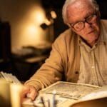 Confira a crítica do filme "Uma Vida - A História de Nicholas Winton", drama com Anthony Hopkins que está disponível no Prime Video.