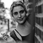 Para comemorar o aniversário da atriz, roteirista e diretora Greta Gerwig, separamos seis filmes imperdíveis para assistir.