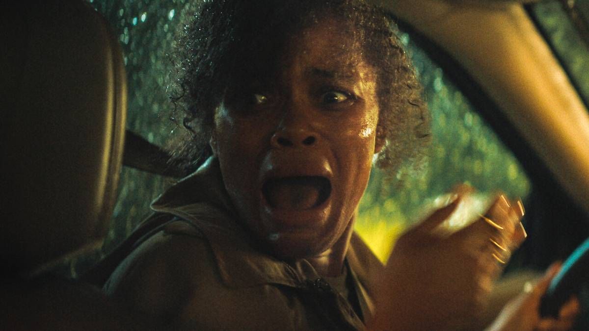 Confira a crítica do filme "A Libertação", terror de 2024 com Glenn Close disponível para assistir na Netflix.