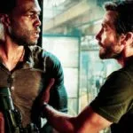 Confira a crítica de "Ambulância: Um Dia de Crime", filme policial de 2022 com Jake Gyllenhaal disponível para assistir na Netflix.