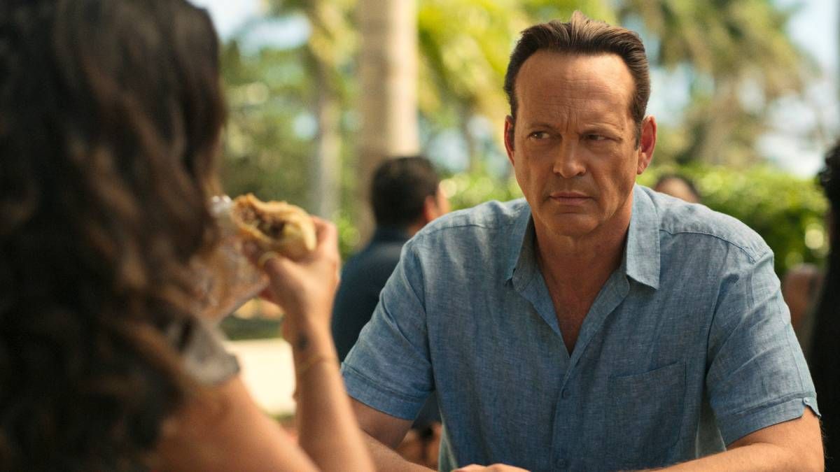 Confira a crítica da série "Bad Monkey", comédia dramática de 2024 com Vince Vaughn disponível para assistir na Apple TV+.