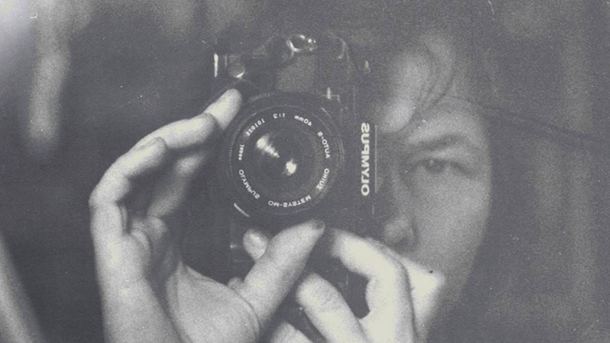 O documentário “Eu Não Sou Tudo o Que Eu Quero Ser”, sobre a fotógrafa tcheca Libuše Jarcovjáková, estreia na Filmicca: saiba mais!