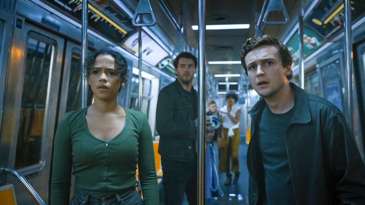 Confira a crítica do filme "Escape Room 2: Tensão Máxima", terror de 2021 disponível para assistir na Netflix.