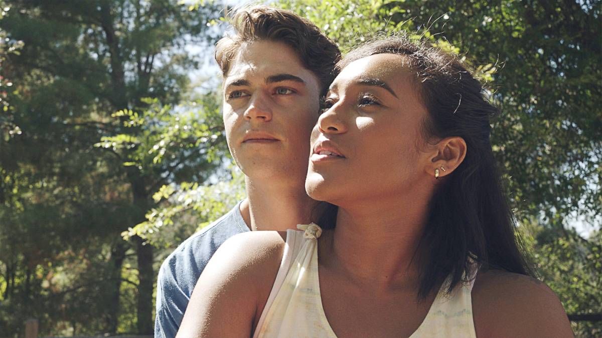 Confira a crítica do filme "First Love - Descobrindo o Amor", romance dramático de 2022 disponível para assinantes do Prime Video.