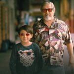 Confira a crítica do filme "Lolo e Kid", drama filipino de 2024 dirigido por Benedict Mique disponível para assistir na Netflix.