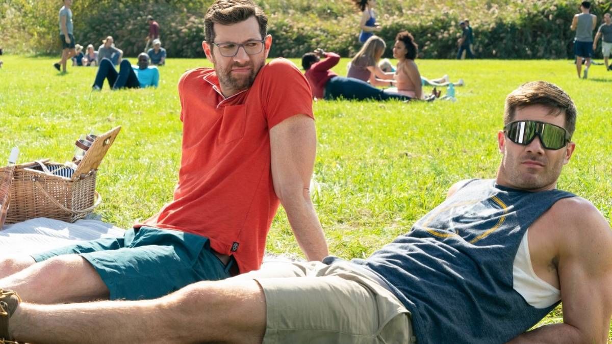 Confira a crítica do filme "Mais que Amigos", comédia romântica de 2022 disponível para assistir na Netflix.