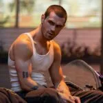 Confira a crítica de "Manobra Arriscada", filme de ação de 2024 com K.J. Apa disponível para assistir no Prime Video.