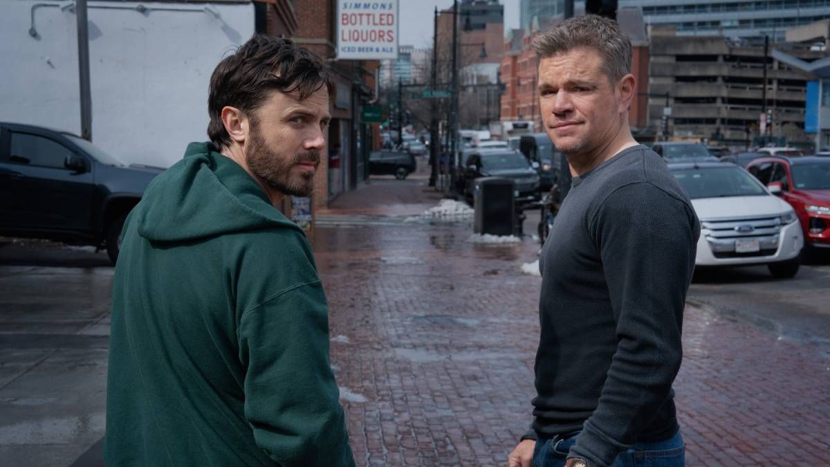 Confira a crítica do filme "Os Provocadores", comédia policial com Matt Damon e Casey Affleck de 2024 disponível para assistir na Apple TV+.
