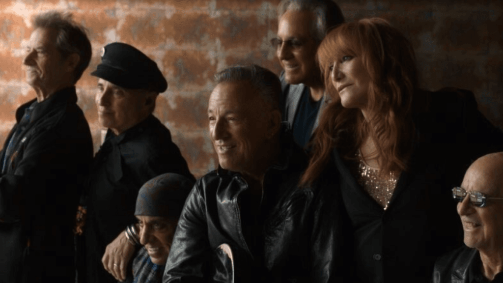 Emma Stone e Gael García Bernal movimentam o Disney+ em outubro veja os lançamentos (14)