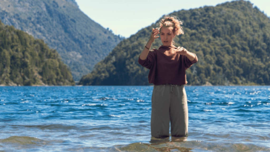 Emma Stone e Gael García Bernal movimentam o Disney+ em outubro veja os lançamentos (9)