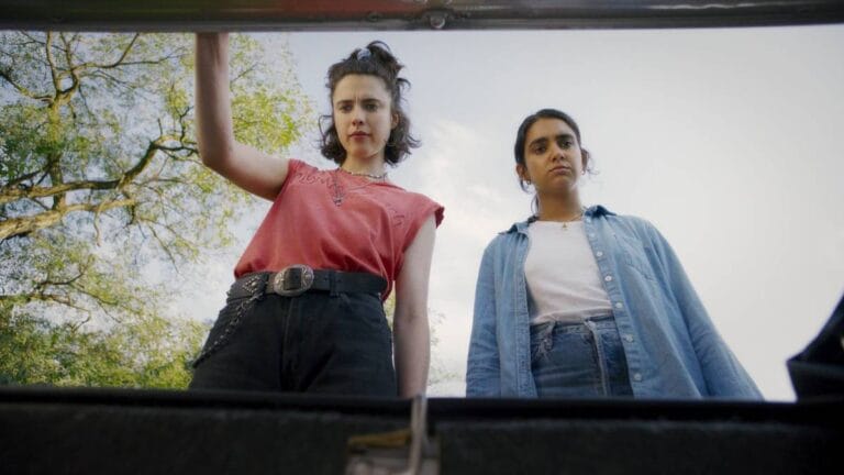 Confira a crítica do filme "Garotas em Fuga", comédia de ação de 2024 disponível para assistir no Prime Video.