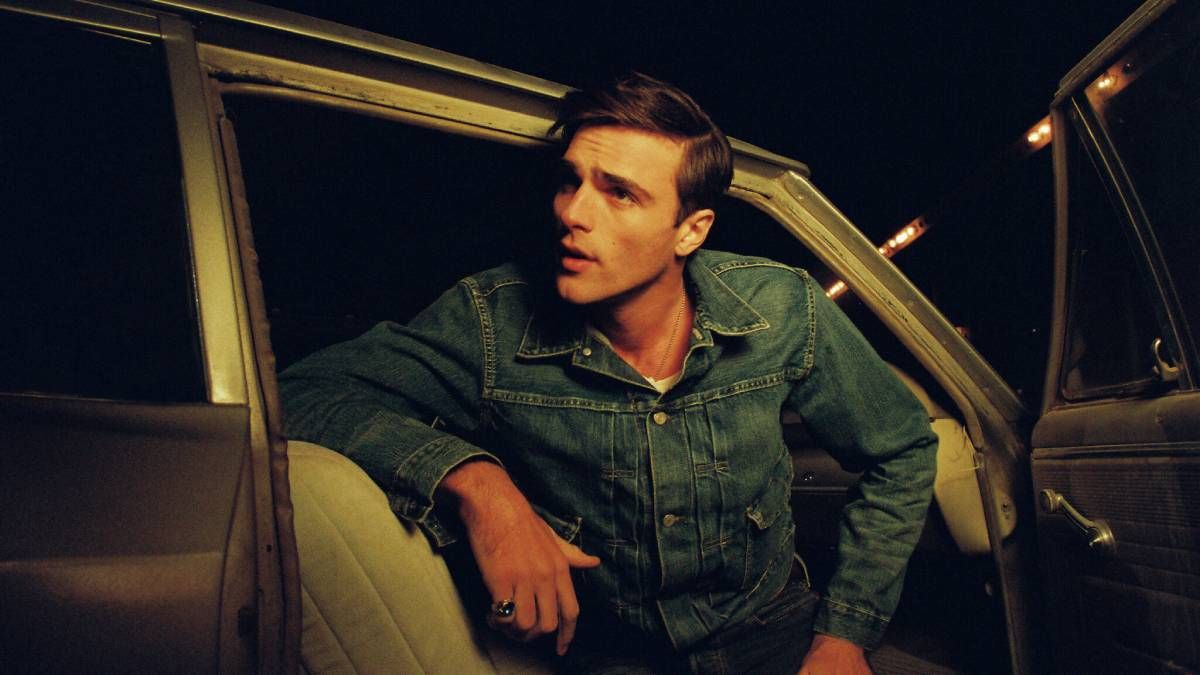 Confira a crítica do filme "He Went That Way", suspense de 2024 com Zachary Quinto e Jacob Elordi disponível para assistir no Prime Video