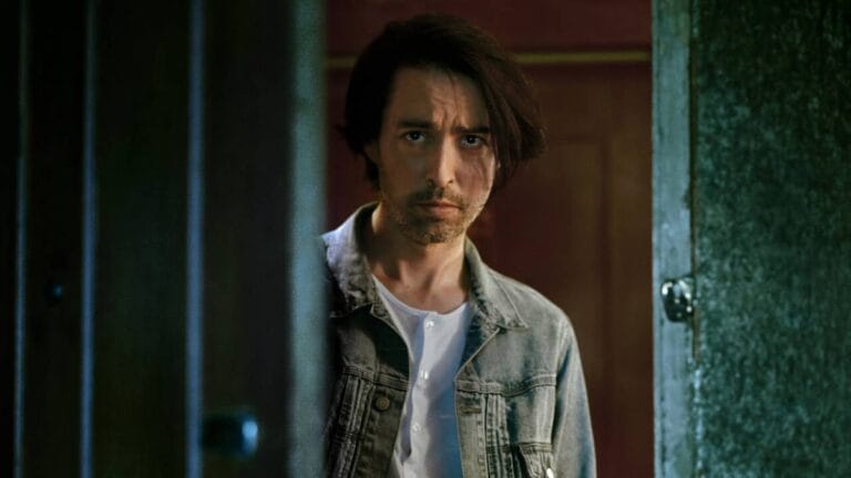 Confira a crítica do filme "Morrison", drama de 2023 franco-tailandês disponível para assistir na Netflix