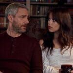 Confira a crítica de "A Garota de Miller", filme de 2024 com Martin Freeman e Jenna Ortega, disponível para assistir no Prime Video.