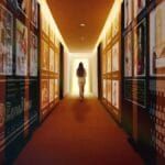 Confira a crítica de "O Portal: A História Oculta de Zona Divas", série documental de 2024 disponível para assistir na Netflix.