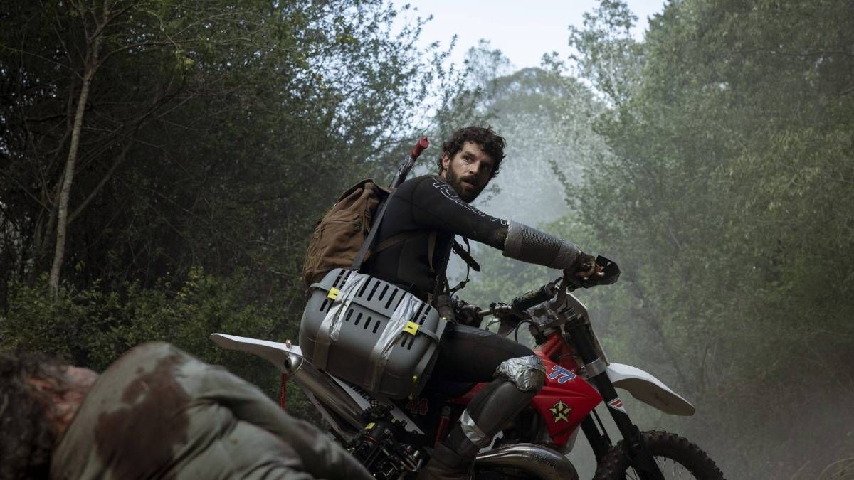 Confira a crítica do filme "Apocalipse Z - O Princípio do Fim", ficção científica espanhola de 2024 disponível para assistir no Prime Video.