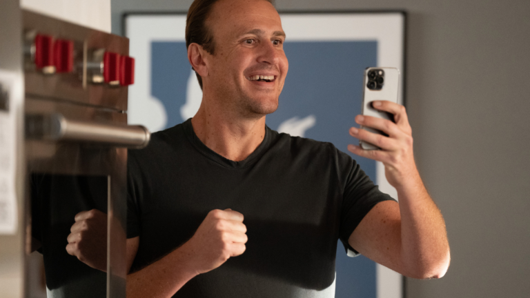‘Falando a Real’ terá temporada 3 Notícia sobre a série da Apple TV+ é EMPOLGANTE