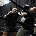 ‘Senna’, ‘Cobra Kai’ e ‘Arcane’ novembro na Netflix traz séries muito aguardadas (15)