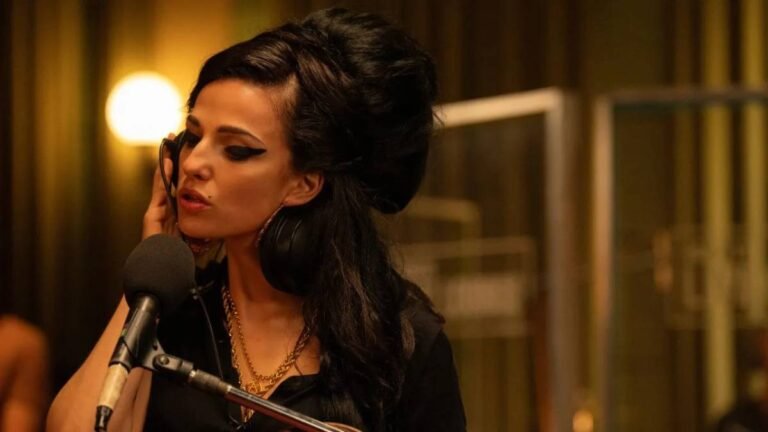 Confira a crítica de "Back to Black", filme baseado na vida de Amy Winehouse de 2024 disponível para assistir no Prime Video.